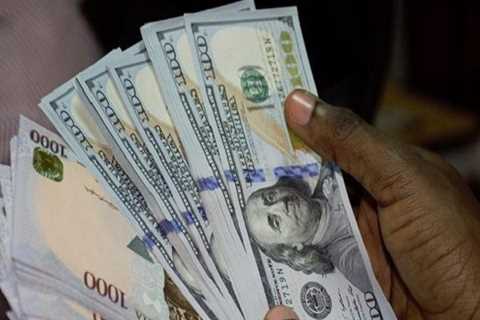 Pressure mounts as Naira crashes to N730/$ on black market – TechEconomy Nigeria
