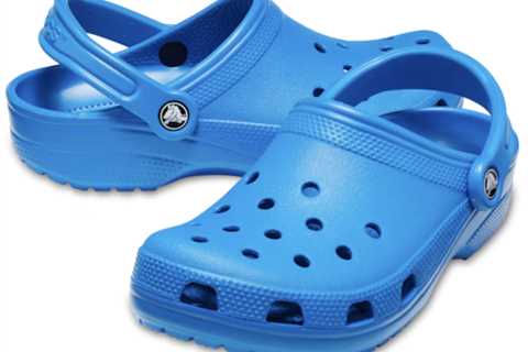 *HOT* Crocs Cyber Weekend Sale: Traditional Clogs as little as $15!