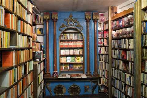 Nonfiction Book Recommendations by Women for Holiday Gifts